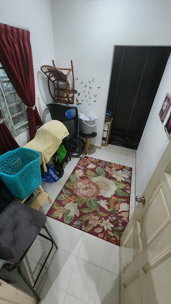 Utility / maid's room