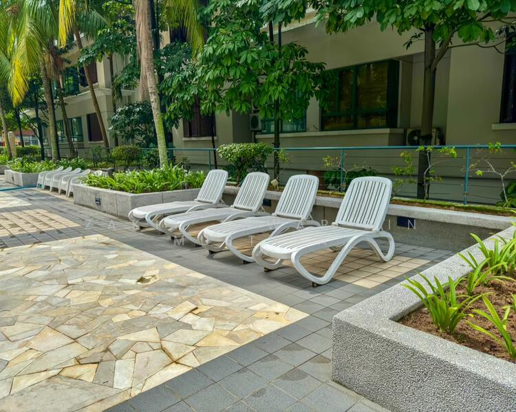 Poolside resting seats