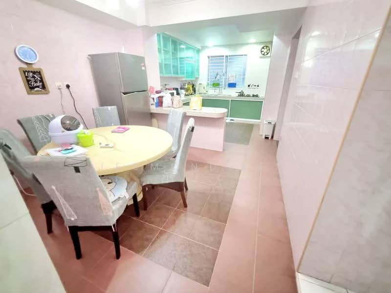 Rumah Teres 2 Tingkat untuk Disewa di Taman Pelangi (Johor Bahru) - Jesmond Lee - Dining Room - PropertyGuru.com.my