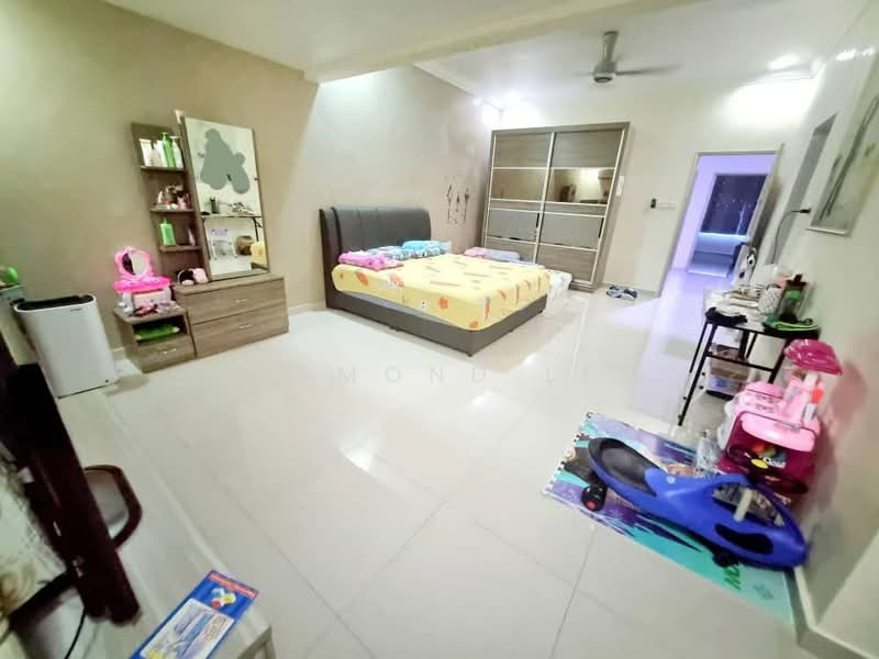 Rumah Teres 2 Tingkat untuk Disewa di Taman Pelangi (Johor Bahru) - Jesmond Lee - Bedroom - PropertyGuru.com.my