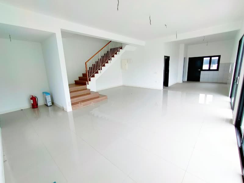2-storey Terraced House for Sale in Sepang (Selangor) - Eda Zainal - Living Room - PropertyGuru.com.my