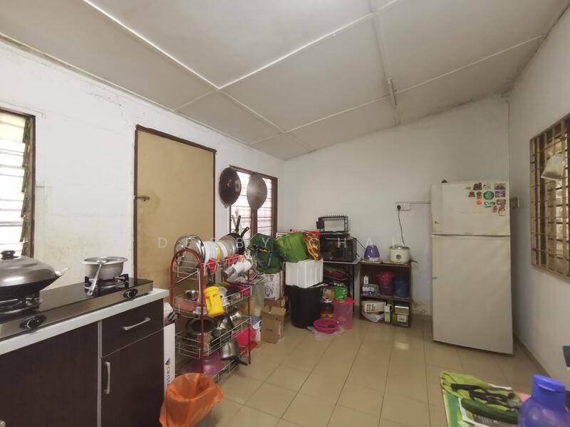 2-storey Terraced House for Sale at PJS 10 - Debby Chai - Kitchen - PropertyGuru.com.my