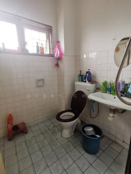 2-storey Terraced House for Sale at PJS 10 - Debby Chai - Bathroom - PropertyGuru.com.my