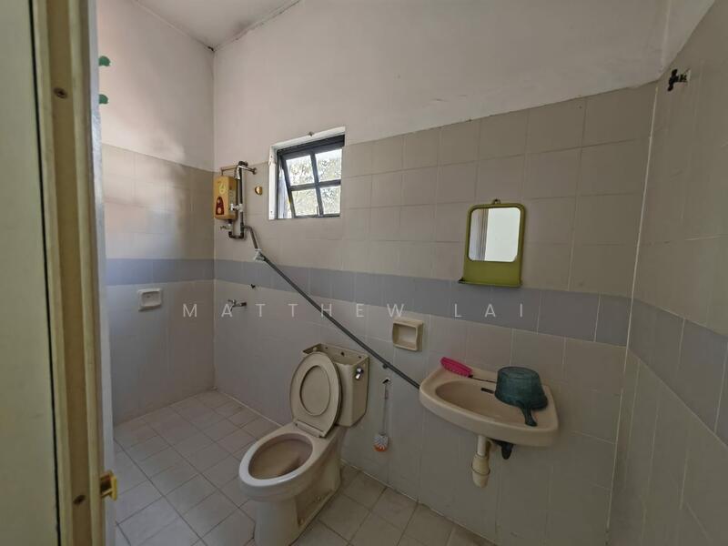 Semi-Detached House for Sale in Sungai Long (Bandar Sungai Long) - Matthew Lai - Bathroom - PropertyGuru.com.my