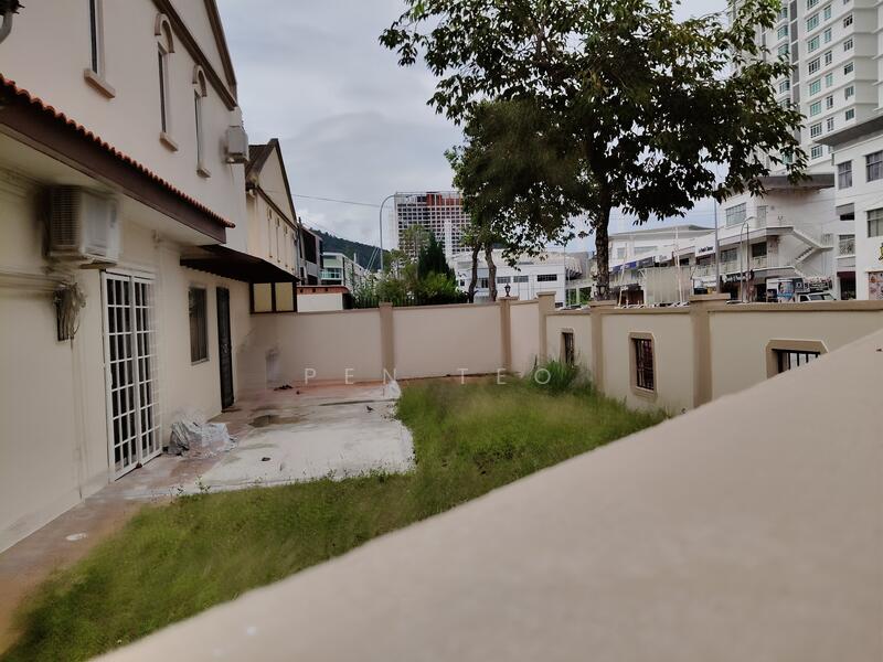 Side Compound 