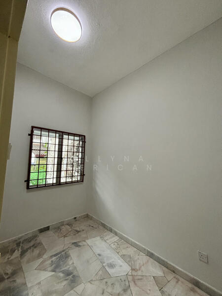 Maid's Room