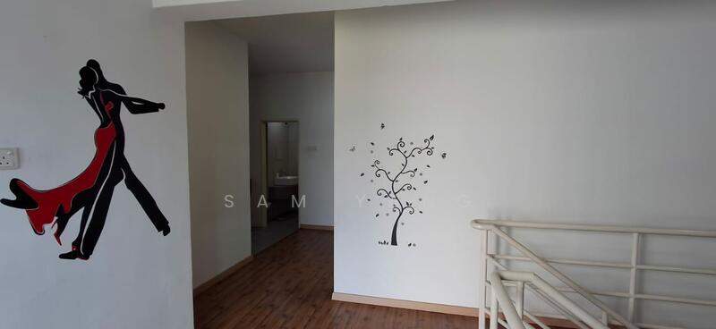 4th floor corridor