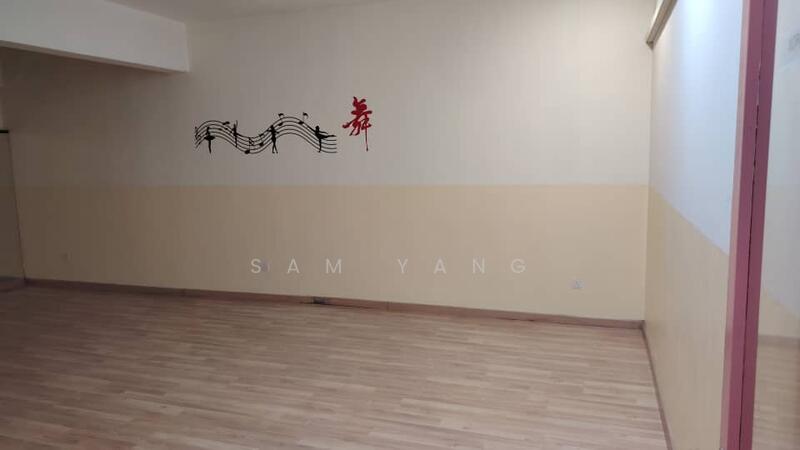 4th floor room.