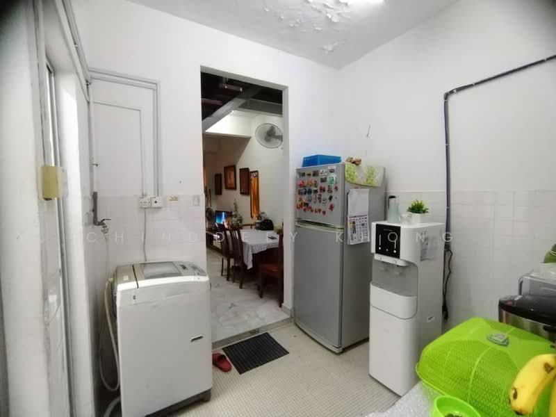 2-storey Terraced House for Sale in Ampang (Ampang) - Chinddeey Khong - Kitchen - PropertyGuru.com.my