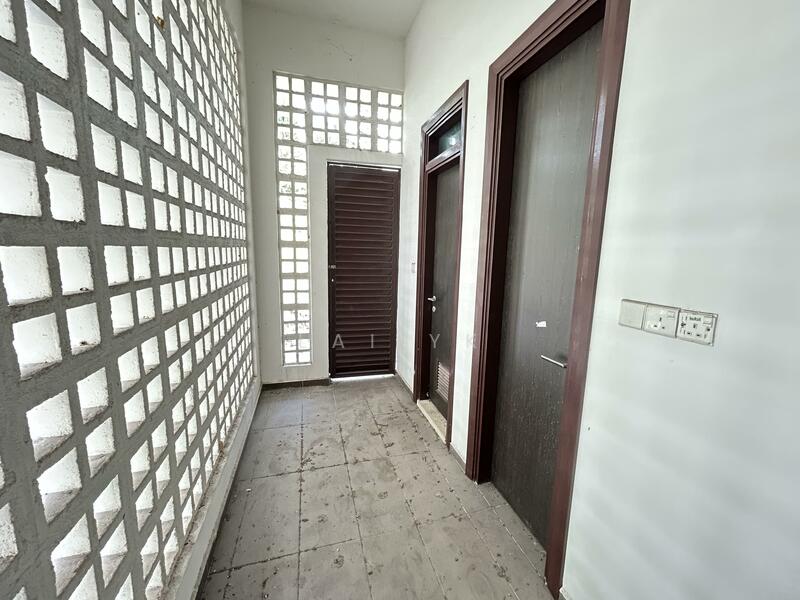 Rumah Berkembar untuk Dijual di Putra Heights (Subang Jaya) - Lai YK - Corridor - PropertyGuru.com.my