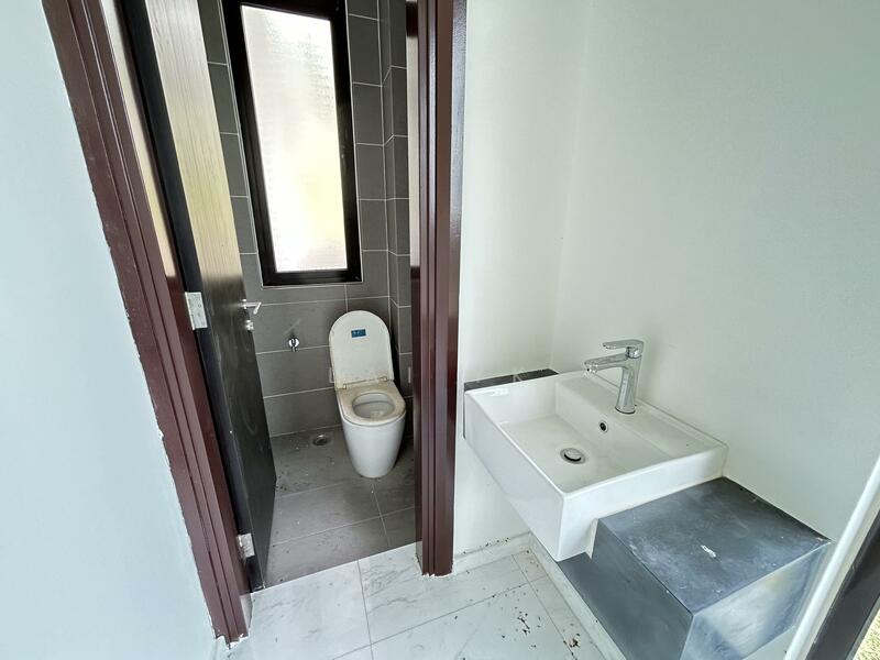 Rumah Berkembar untuk Dijual di Putra Heights (Subang Jaya) - Lai YK - Bathroom - PropertyGuru.com.my