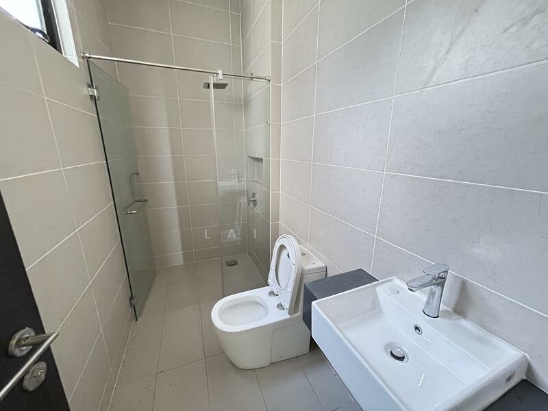 Rumah Berkembar untuk Dijual di Putra Heights (Subang Jaya) - Lai YK - Bathroom - PropertyGuru.com.my
