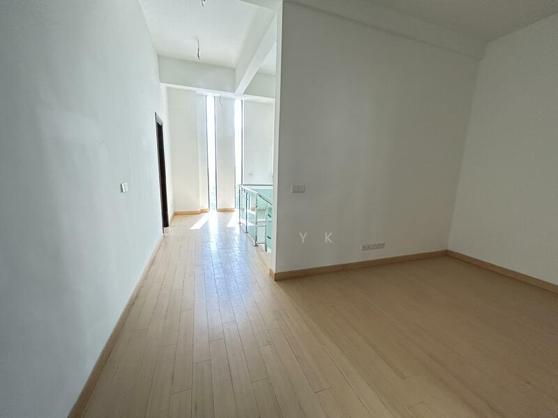 Rumah Berkembar untuk Dijual di Putra Heights (Subang Jaya) - Lai YK - Corridor - PropertyGuru.com.my