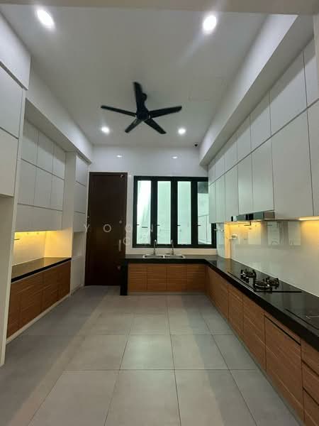 Rumah Banglo untuk Dijual di Country Heights Damansara (Kuala Lumpur) - Yoon Tat Chin - Kitchen - PropertyGuru.com.my