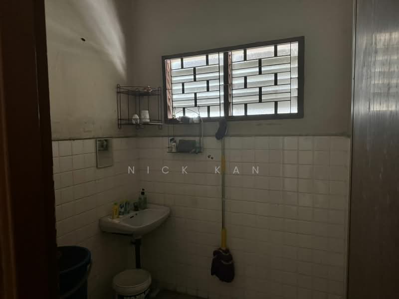 Shop / Office for Rent in Taman Melodies (Johor Bahru) - Nick Kan - Bathroom - PropertyGuru.com.my