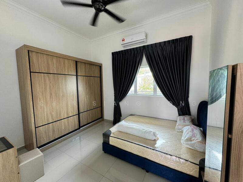ROOM 4