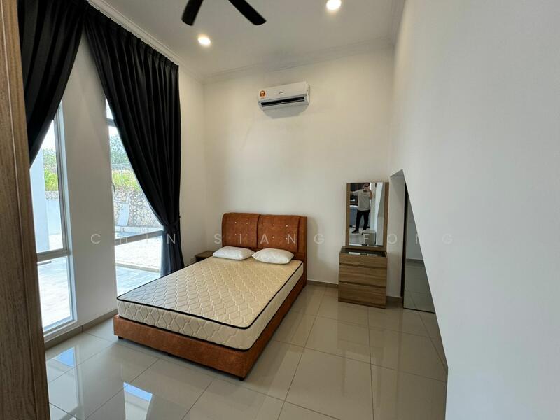 ROOM 5