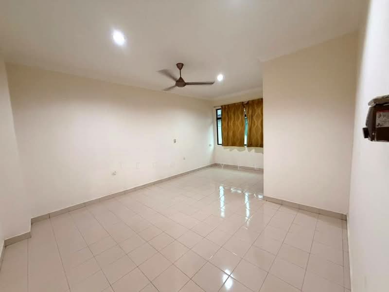 2-storey Terraced House for Rent in Kota Warisan (Sepang) - Terry Yee - Living Room - PropertyGuru.com.my