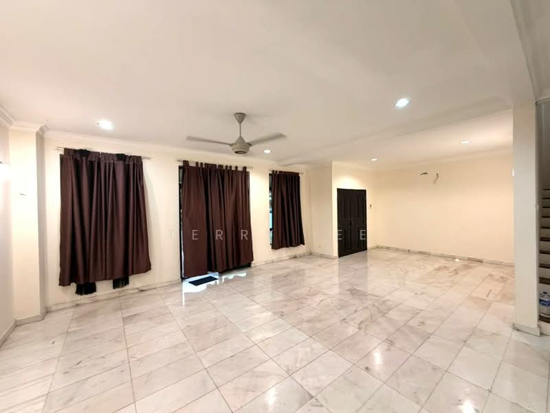 2-storey Terraced House for Rent in Kota Warisan (Sepang) - Terry Yee - Living Room - PropertyGuru.com.my