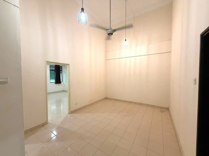 2-storey Terraced House for Rent in Kota Warisan (Sepang) - Terry Yee - Living Room - PropertyGuru.com.my