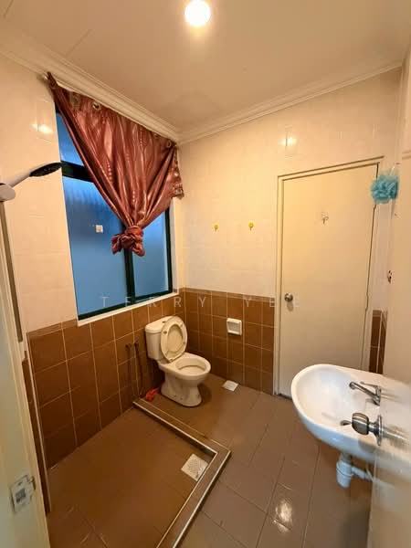 2-storey Terraced House for Rent in Kota Warisan (Sepang) - Terry Yee - Bathroom - PropertyGuru.com.my