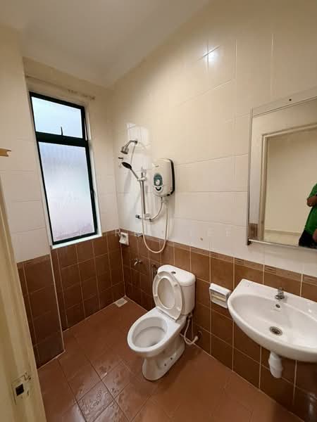 2-storey Terraced House for Rent in Kota Warisan (Sepang) - Terry Yee - Bathroom - PropertyGuru.com.my