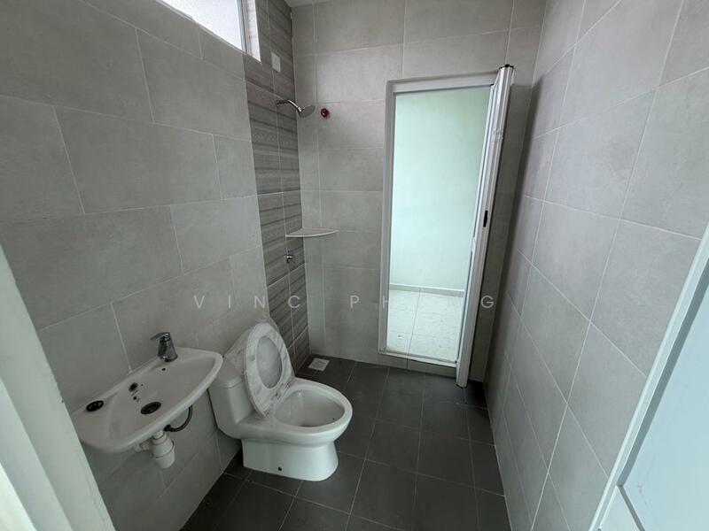 2.5-storey Terraced House for Sale in Taman Merak Mas (Bukit Katil) - Vinc Pheng - Bathroom - PropertyGuru.com.my