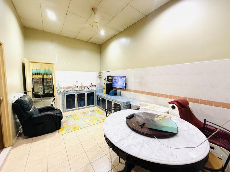 1-storey Terraced House for Sale in Taman Puteri Jaya (Batu Pahat) - NGO - Kitchen - PropertyGuru.com.my