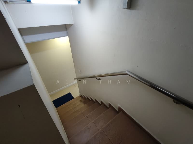 Shop / Office for Sale in Taman Molek (Johor Bahru) - Alan Tham - Corridor - PropertyGuru.com.my