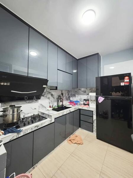 Kediaman Servis untuk Dijual di Country Garden Central Park - Daniel Ling - Kitchen - PropertyGuru.com.my