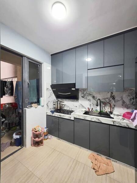 Kediaman Servis untuk Dijual di Country Garden Central Park - Daniel Ling - Kitchen - PropertyGuru.com.my
