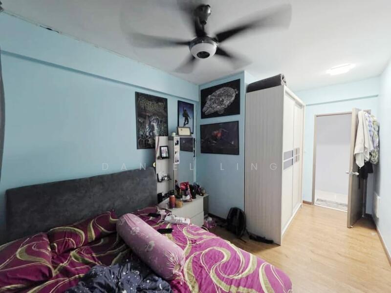 Kediaman Servis untuk Dijual di Country Garden Central Park - Daniel Ling - Bedroom - PropertyGuru.com.my
