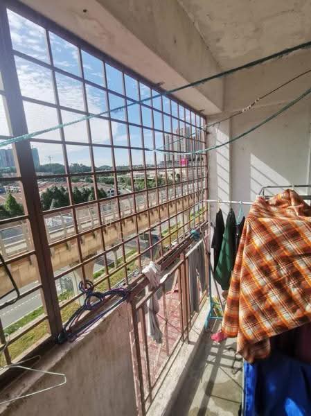 Pangsapuri untuk Dijual di Putra Ria Apartment - Chris Choo - Balcony - PropertyGuru.com.my