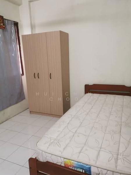 Pangsapuri untuk Dijual di Putra Ria Apartment - Chris Choo - Bedroom - PropertyGuru.com.my