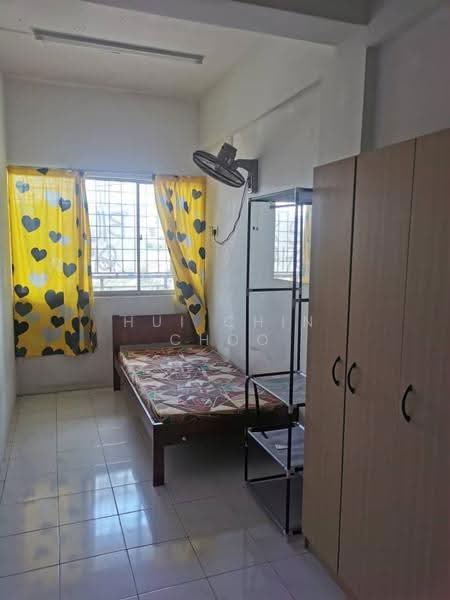 Pangsapuri untuk Dijual di Putra Ria Apartment - Chris Choo - Bedroom - PropertyGuru.com.my
