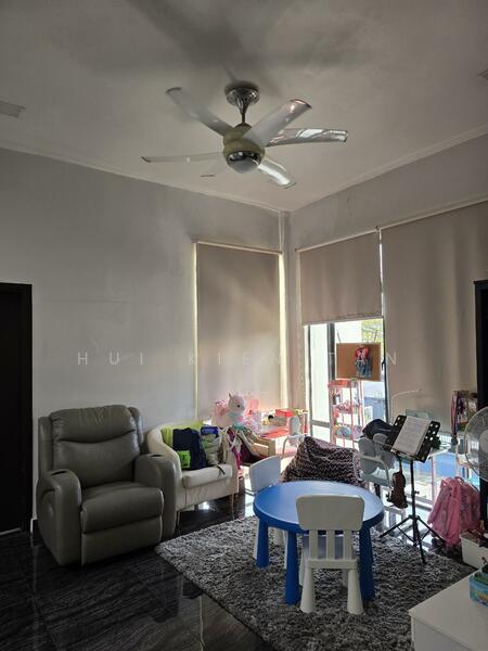 2-storey Terraced House for Sale in Laman Glenmarie (Shah Alam) - Hui Kien Tan - Living Room - PropertyGuru.com.my