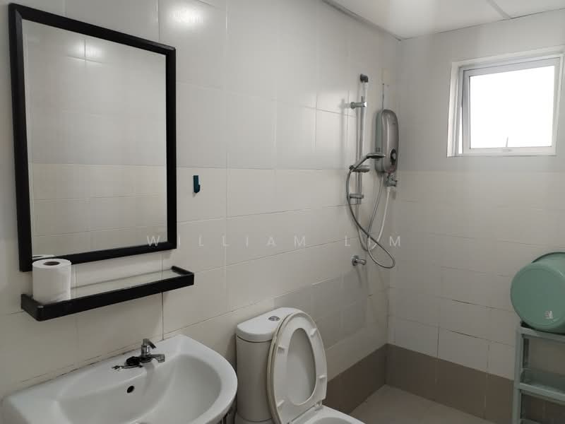 Servis Apartment untuk Dijual di Axis Crown - William Lim - Bathroom - PropertyGuru.com.my