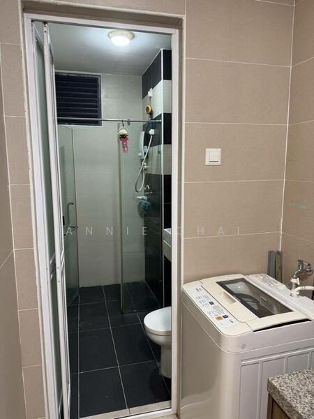 Service Residence for Sale at D'Secret Garden (Pangsapuri Kempas Indah) - Annie Chai - Bathroom - PropertyGuru.com.my