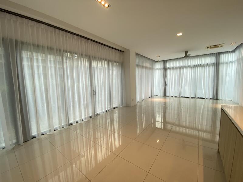 Semi-Detached House for Sale in Leisure Farm (Gelang Patah) - Low Lai Lien - Living Room - PropertyGuru.com.my