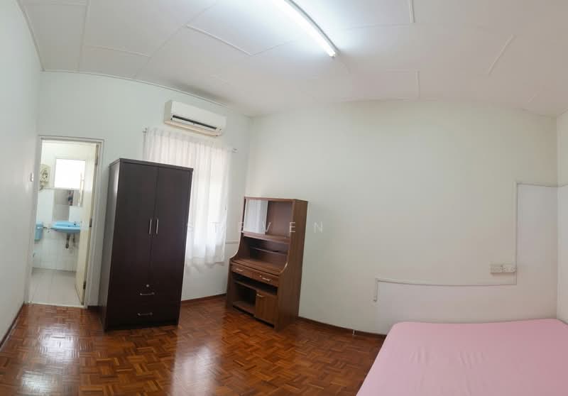 Terraced House for Rent in Taman Syabas (Ipoh) - Steven . - Bedroom - PropertyGuru.com.my