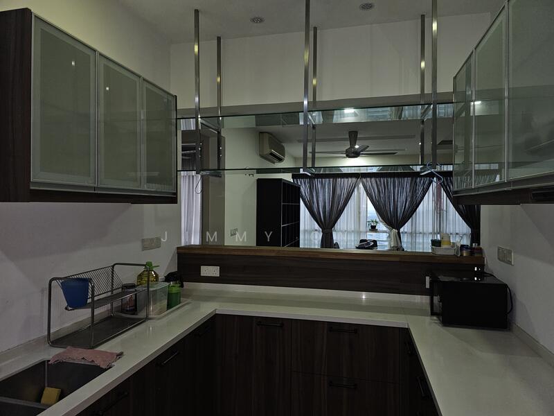 Dry Kitchen