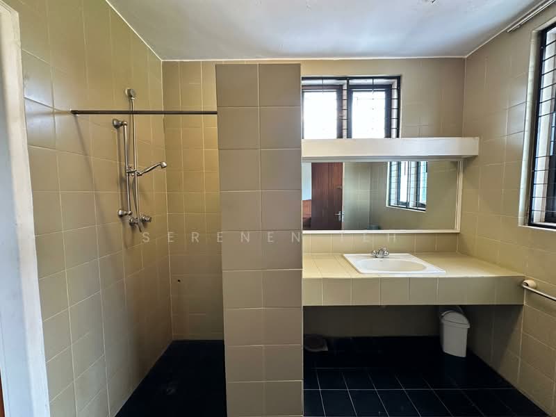 Rumah Banglo untuk Disewa di Pulau Tikus (George Town) - SERENEN TEH - Bathroom - PropertyGuru.com.my
