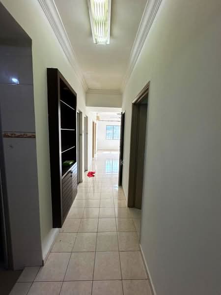 Apartment for Sale at Kantan Court - Mak Oliver - Corridor - PropertyGuru.com.my