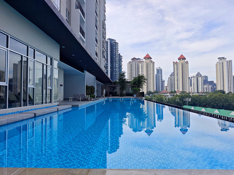 Infinity Swimming Pool