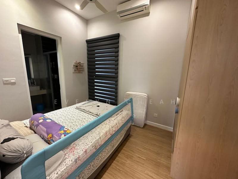 Kediaman Servis untuk Dijual di Le Pavillion - Evelyn Cheah - Bedroom - PropertyGuru.com.my