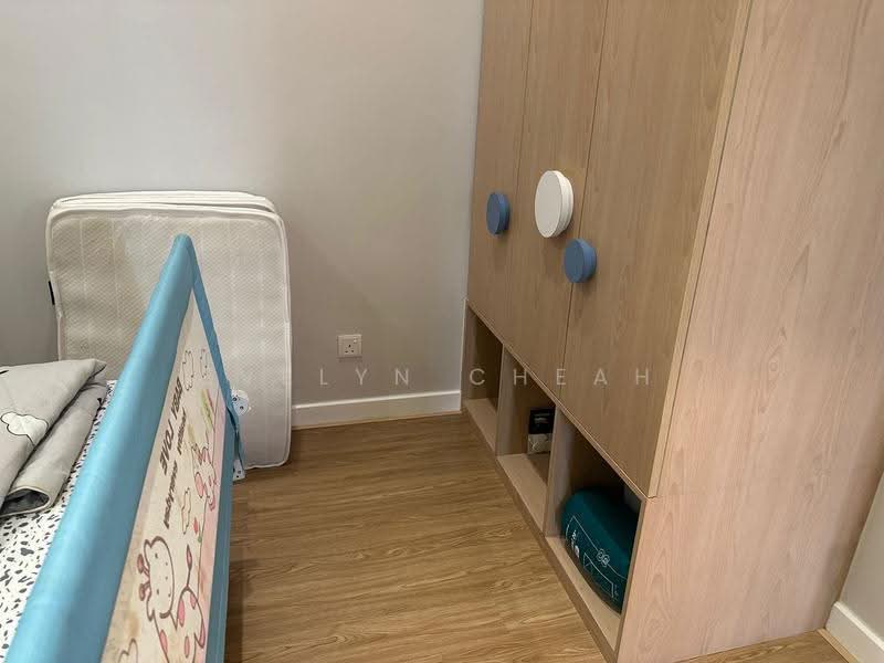 Kediaman Servis untuk Dijual di Le Pavillion - Evelyn Cheah - Bedroom - PropertyGuru.com.my