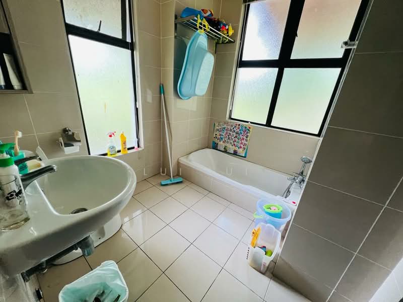 2-storey Terraced House for Rent in Leisure Farm (Gelang Patah) - Lui Lui - Bathroom - PropertyGuru.com.my