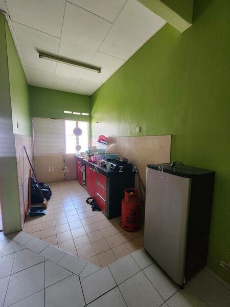 Rumah Teres untuk Dijual di Taman Intan Perdana (Si Rusa) - Hana Zaini - Kitchen - PropertyGuru.com.my