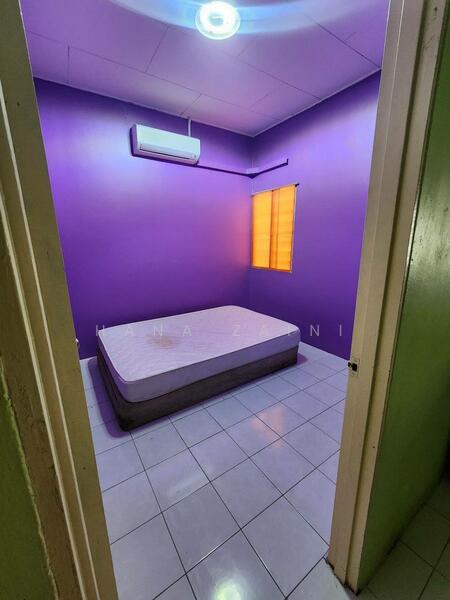 Rumah Teres untuk Dijual di Taman Intan Perdana (Si Rusa) - Hana Zaini - Bedroom - PropertyGuru.com.my