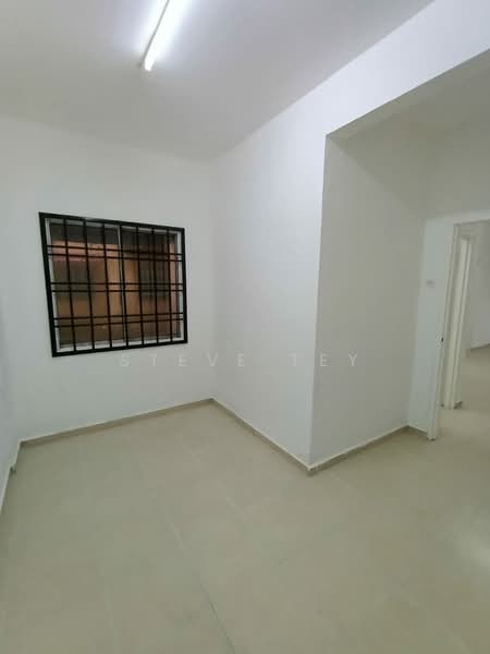 Flat for Sale at Taman Tampoi Utama Flat - Steve Tey - Interior - PropertyGuru.com.my
